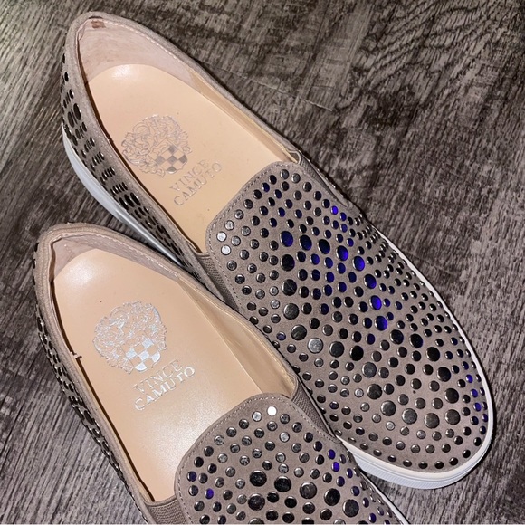 Vince Camuto Kindra Studded Slip On Sneakers size 8 leather platform edgy comfy - Picture 8 of 9